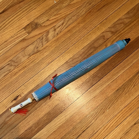 Chinese Parasol - Picture 7 of 8